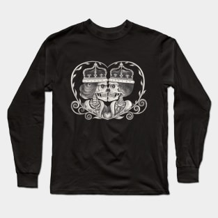 Couple love king and queen skull. Long Sleeve T-Shirt